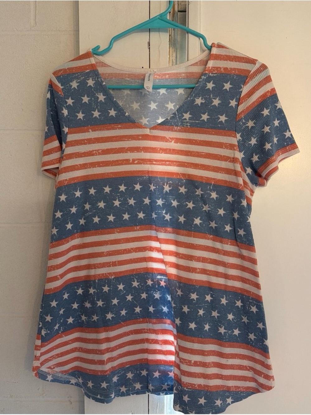 Honeyme Short Sleeve V-Neck Tee in Blue & Red Stars